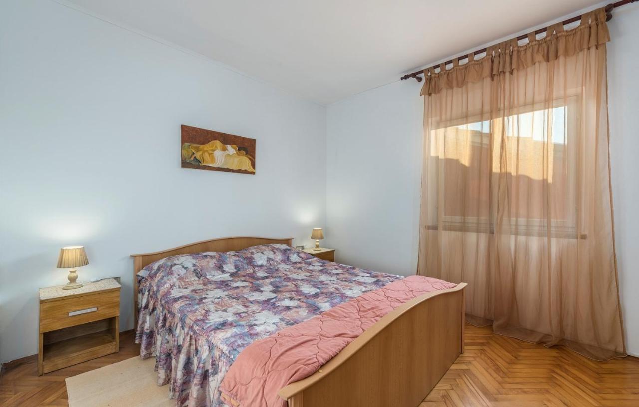 Ferienhaus Zora With Whirlpool Sveti Lovrec Pazenaticki Exterior photo